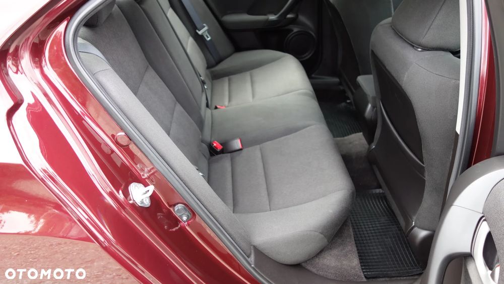 Honda Accord 2.0 Elegance 50 Jahre Edition - 30