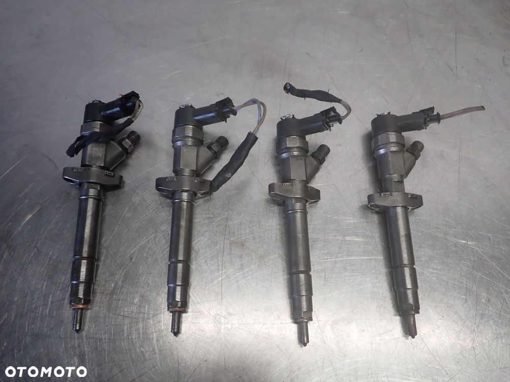 WTRYSK RENAULT LAGUNA 2.2 8200084534 - 1