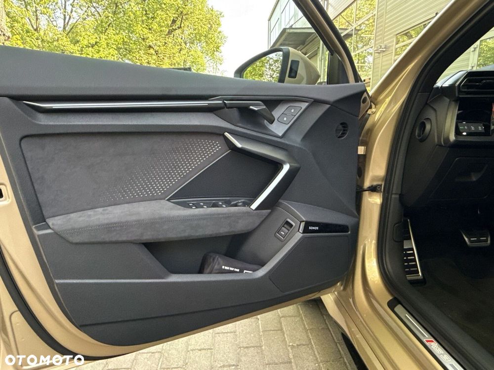 Audi RS3 Limousine - 11