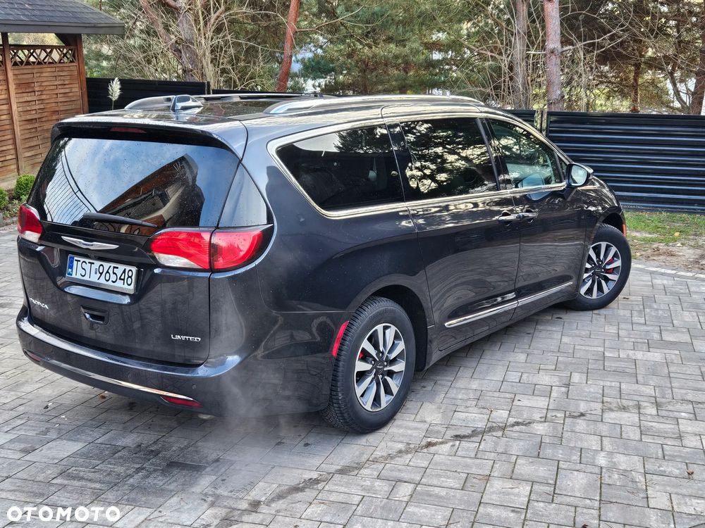 Chrysler Pacifica - 5