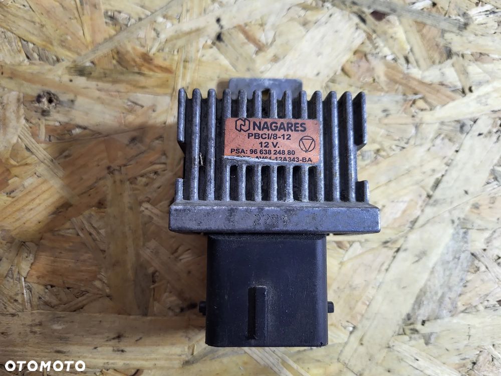 Przekaźnik świec żarowych Peugeot Citroen - 1