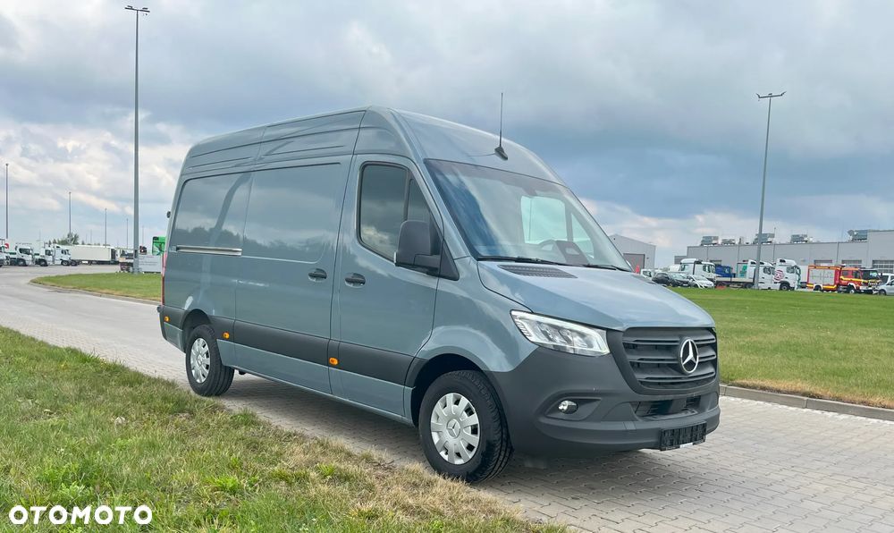 Mercedes-Benz Sprinter - 1