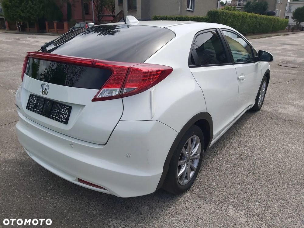 Honda Civic 1.8 i-VTEC Comfort Black Edition - 6