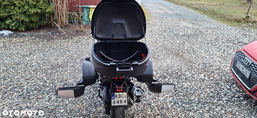 Kymco CV3 - 11