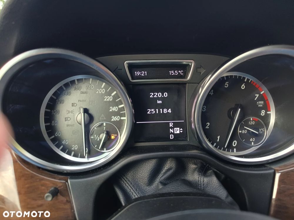Mercedes-Benz ML 350 4MATIC (BlueEFFICIENCY) 7G-TRONIC - 11