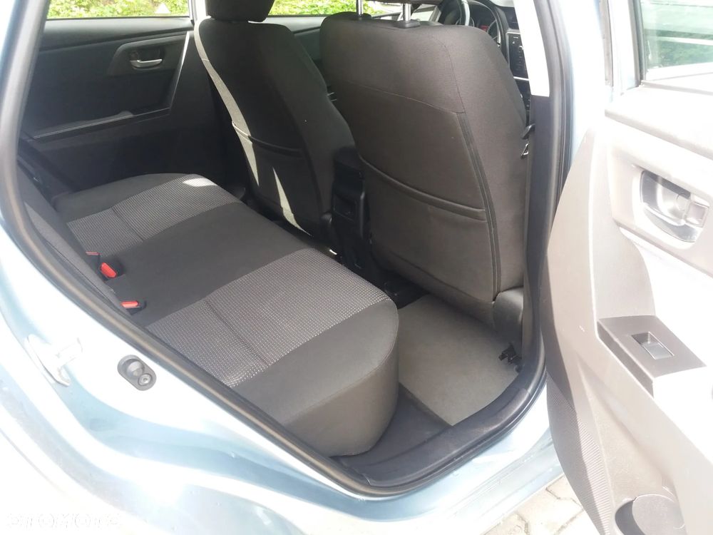 Toyota Auris 2.0 D-4D Dynamic - 13