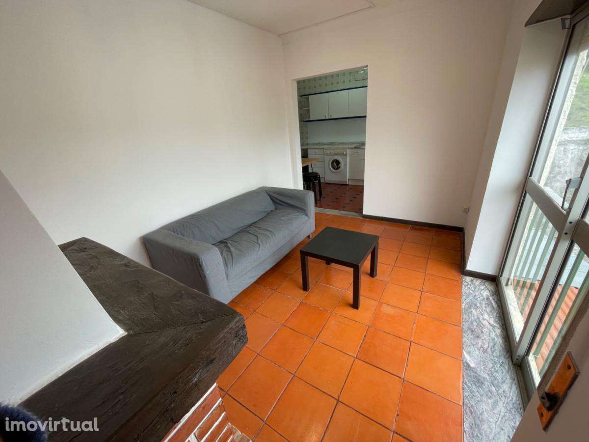 Quarto - localizado em Alta de Santa Clara Coimbra - Grande imagem: 2/12