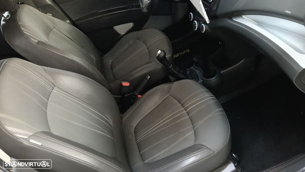 Chevrolet Spark 1.0 L Bi-Fuel - 30