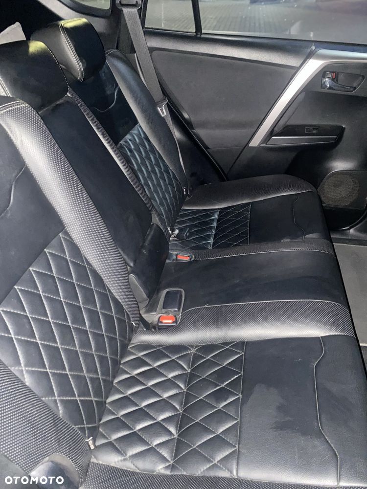 Toyota RAV4 - 7