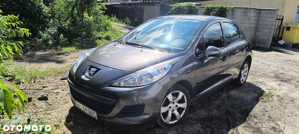 Peugeot 207 - 1