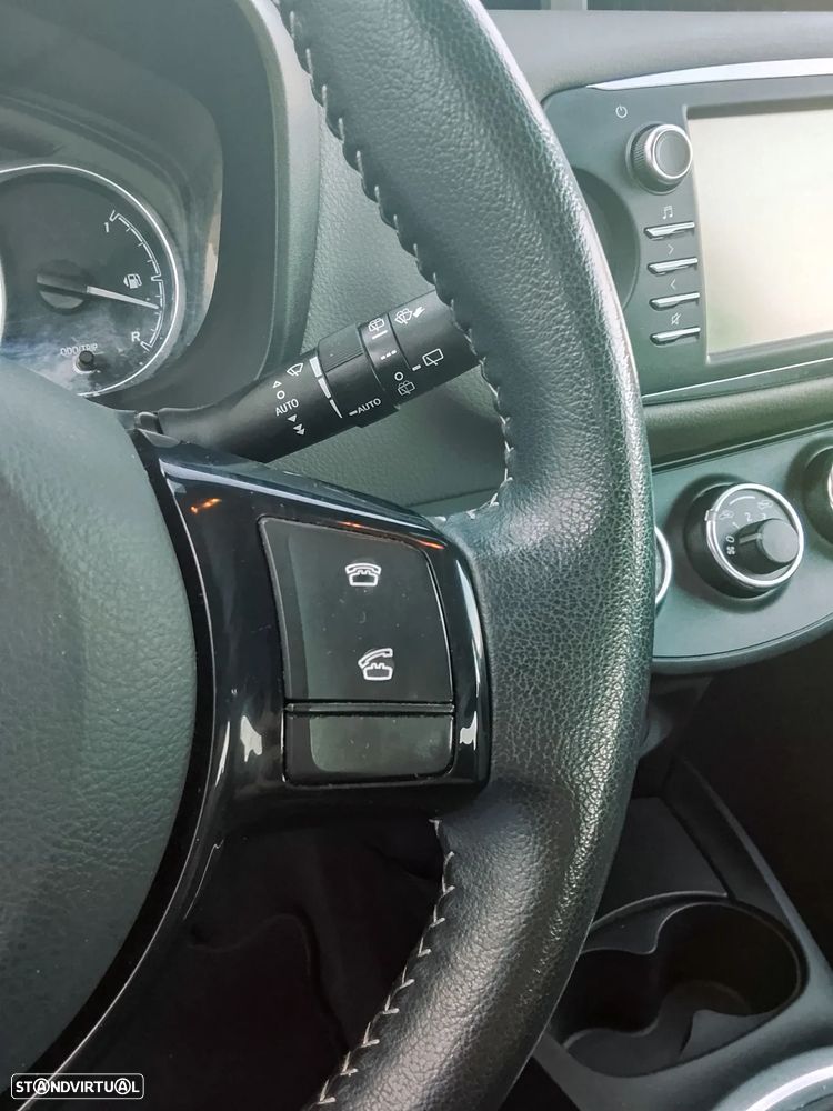 Toyota Yaris 1.0 VVT-i Comfort+P.Style - 6