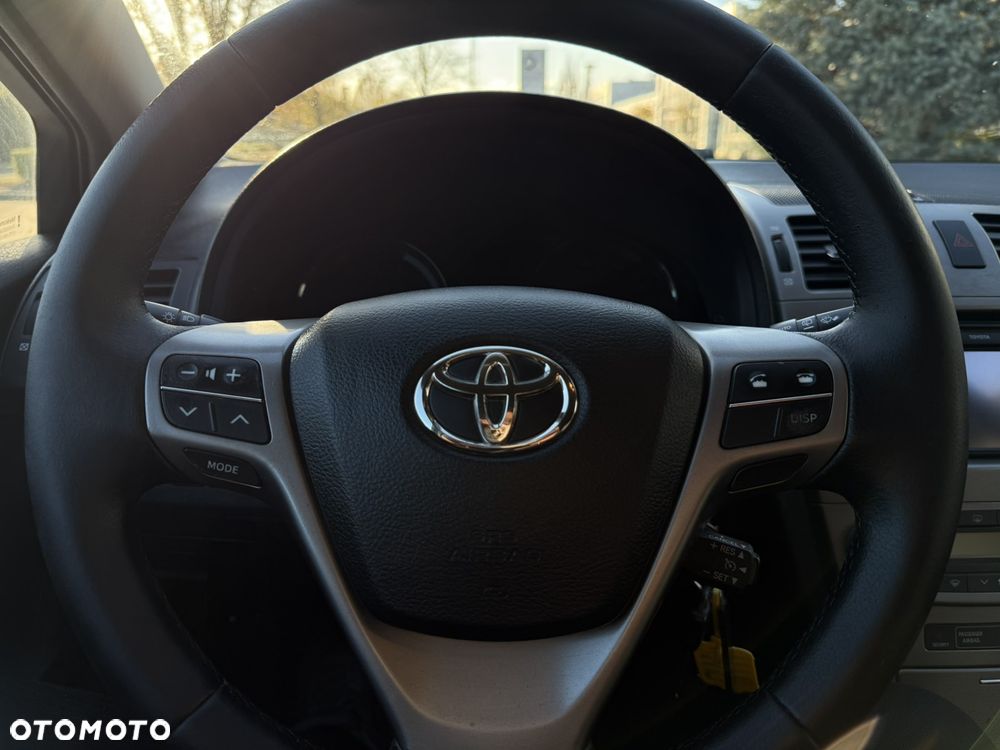 Toyota Avensis - 11