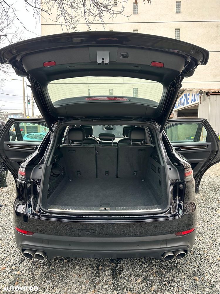 Porsche Cayenne S - 18