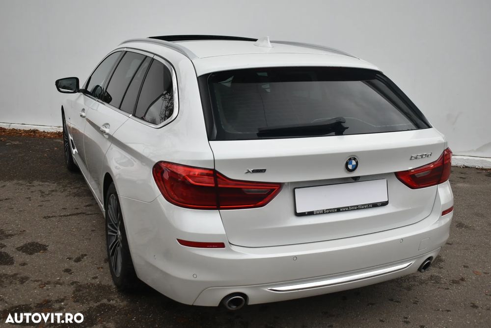 BMW Seria 5 520d xDrive Touring Aut. Luxury Line - 30