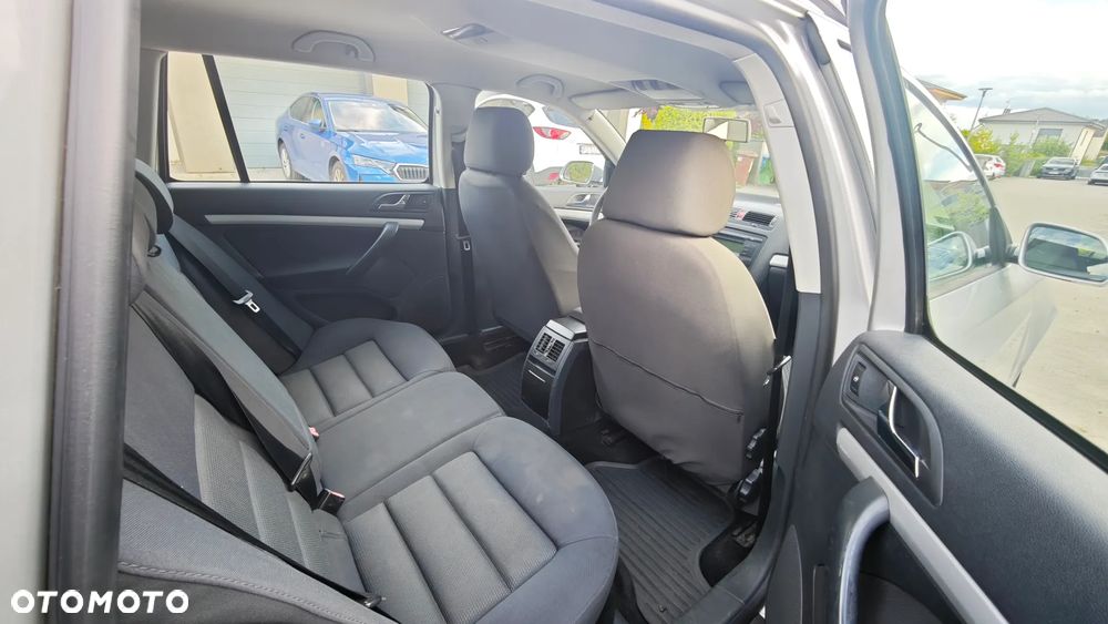 Skoda Octavia 1.6 FSI Ambiente - 24