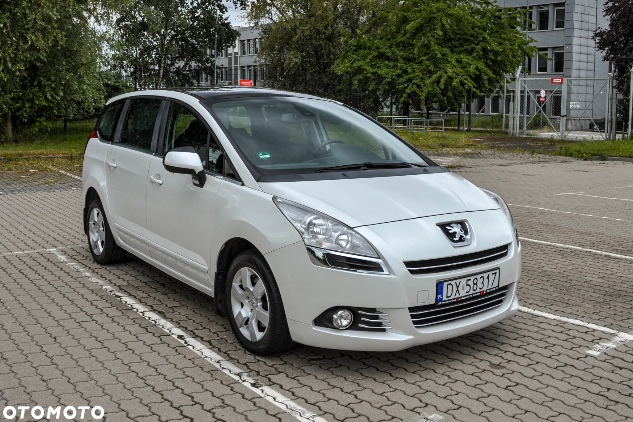 Peugeot 5008 1.6 THP Premium - 6