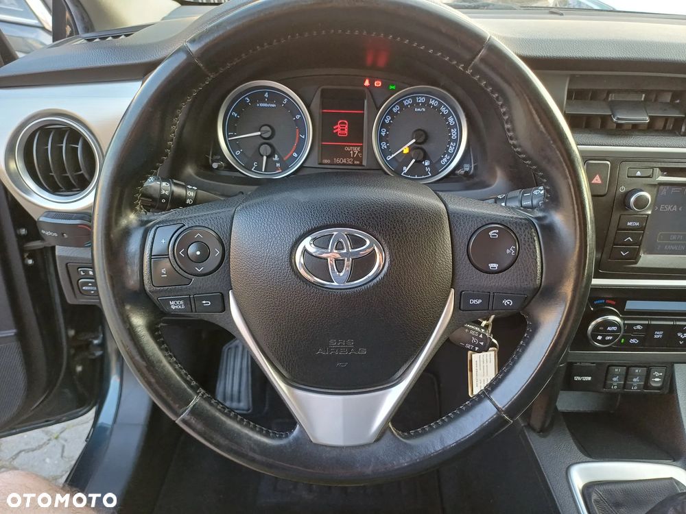 Toyota Auris 1.6 Premium - 17
