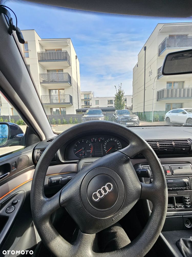 Audi A4 Limousine 1.6 - 18
