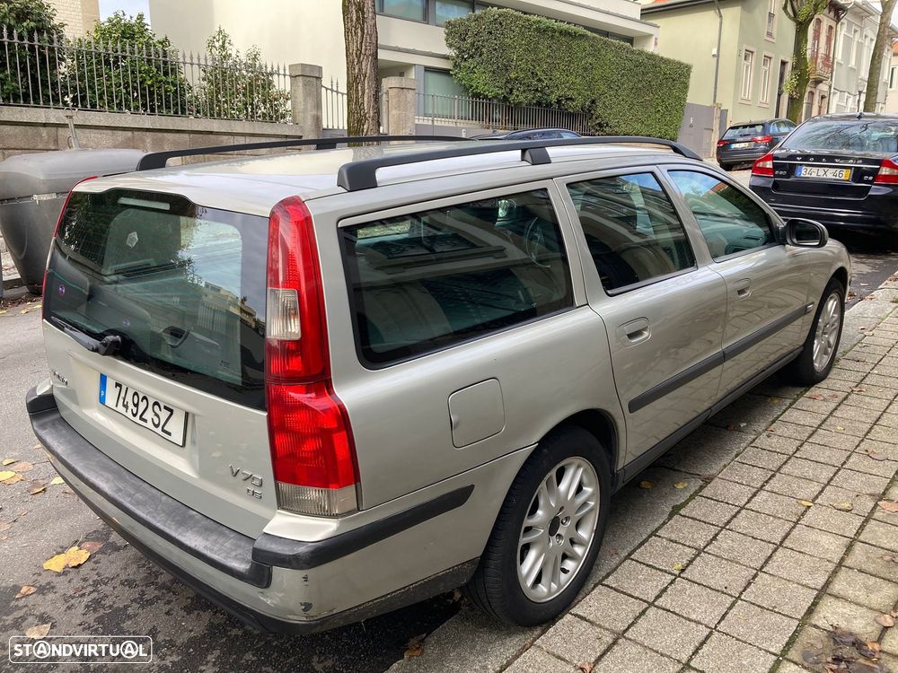 Volvo V70 2.4 D5 - 2