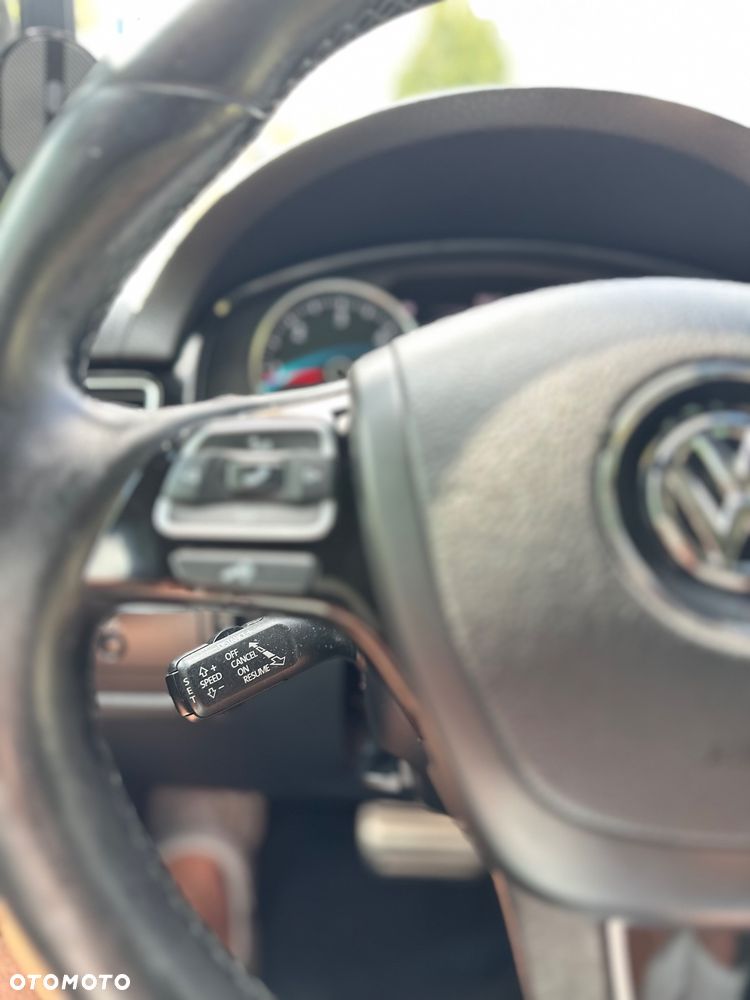 Volkswagen Touareg 3.0 V6 TDI BMT Perfectline R-Style - 13