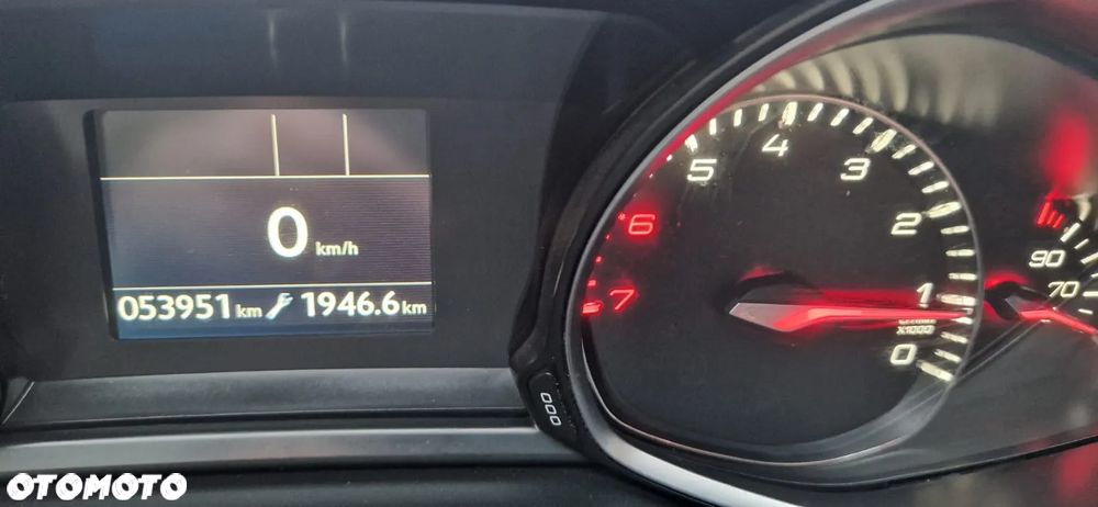 Peugeot 308 - 8