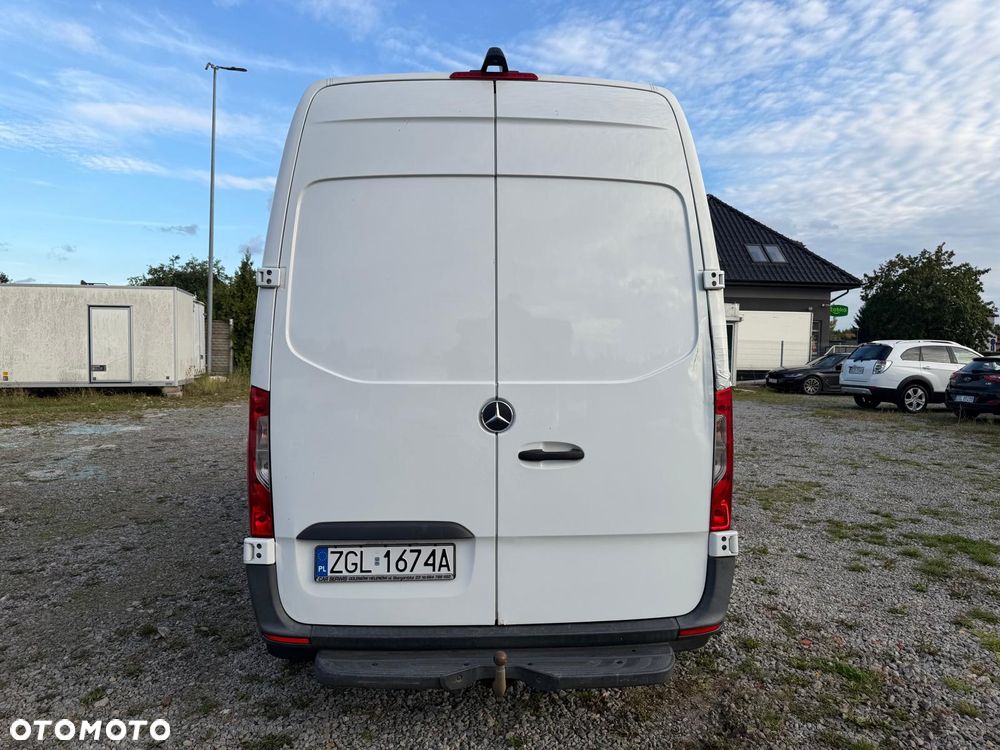 Mercedes-Benz Sprinter - 4