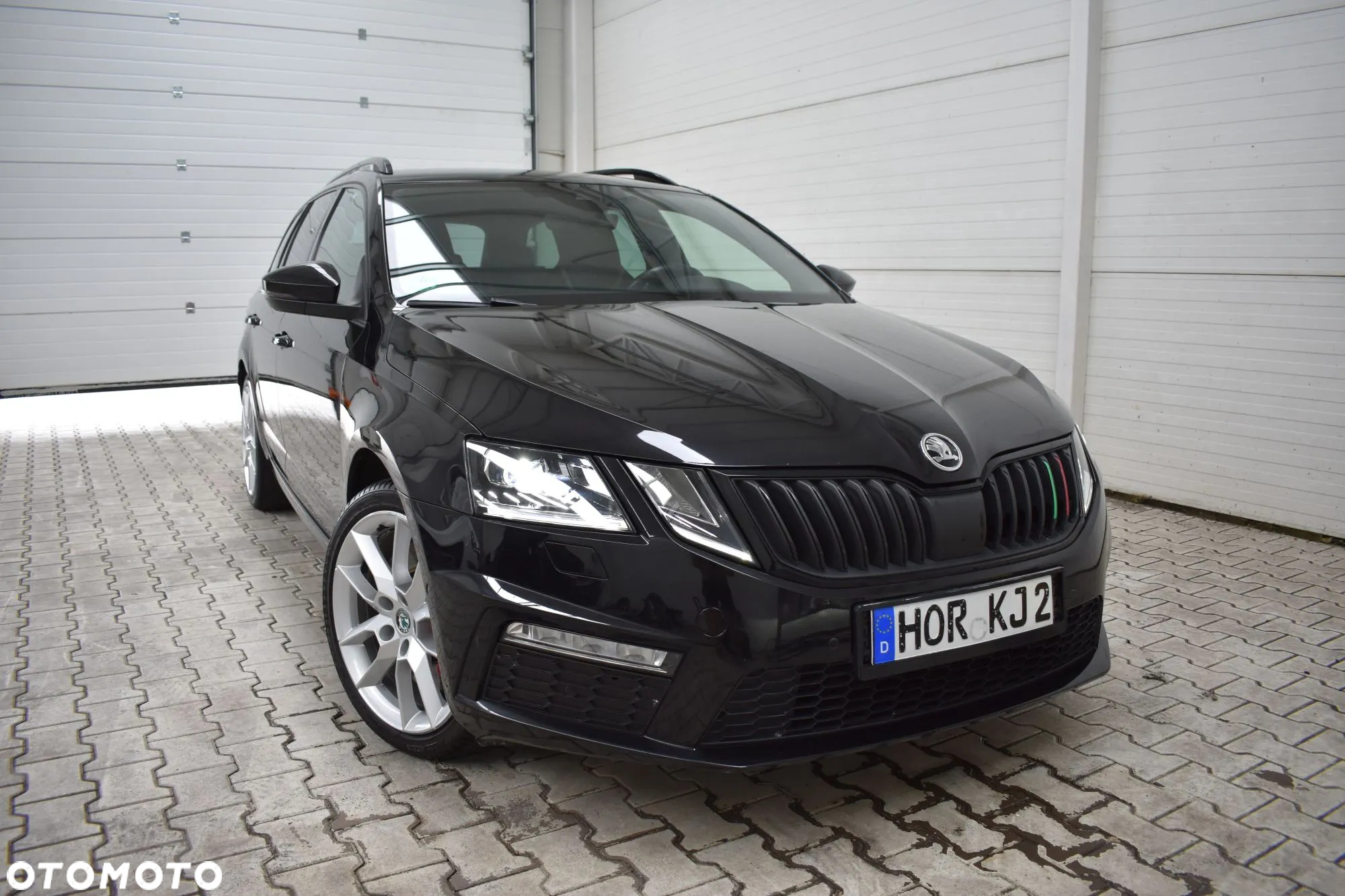 Skoda Octavia Combi 2.0 TSI RS - 2