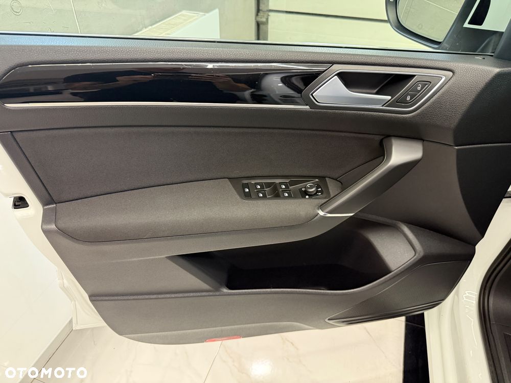 Volkswagen Touran 2.0 TDI SCR (BlueMotion Technology) DSG Highline - 11