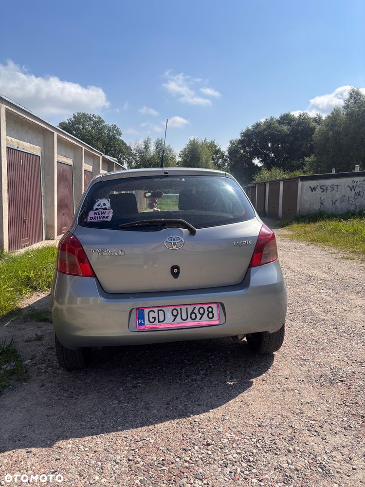 Toyota Yaris 1.3 Terra - 11
