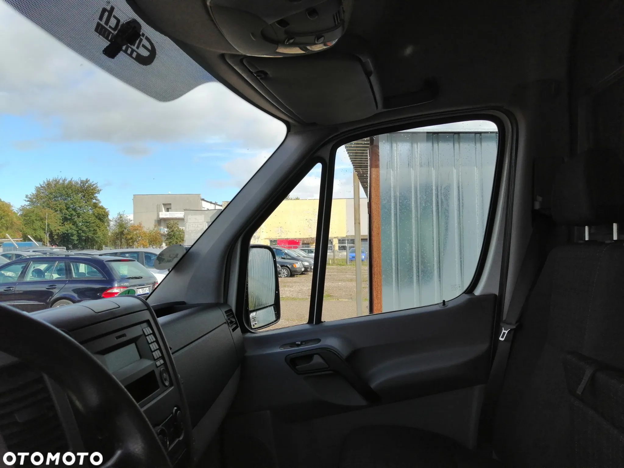 Mercedes-Benz Sprinter - 10