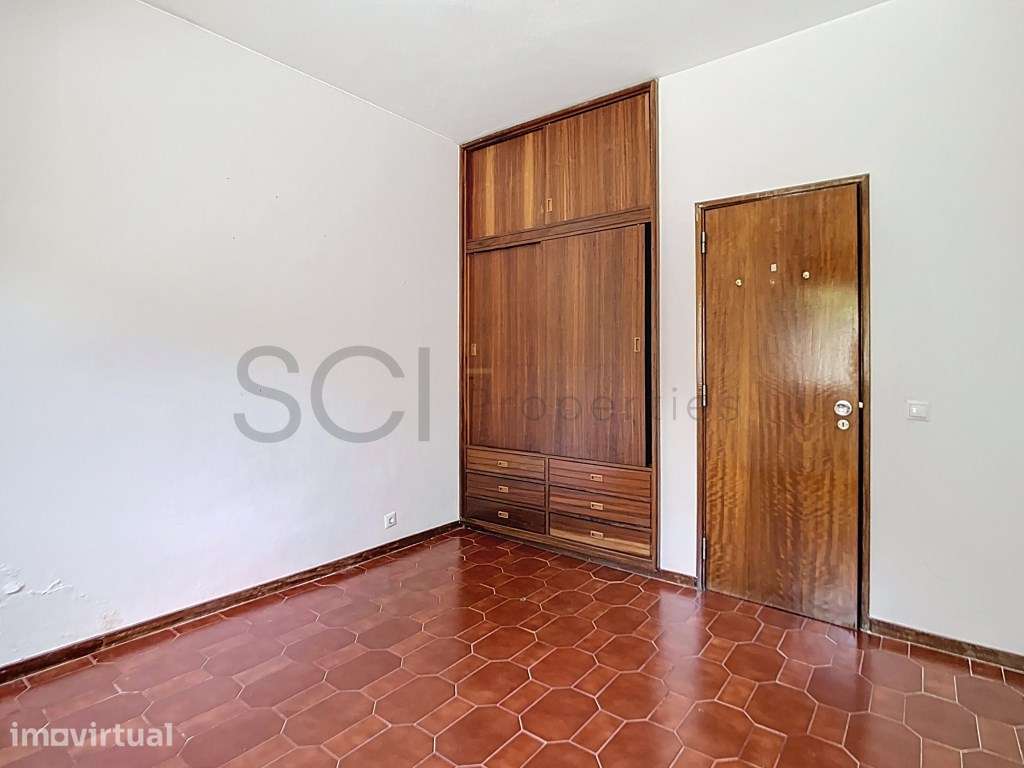APARTAMENTO T2 COM ARRECADAÇÃO E PARQUEAMENTO EM SESIMBRA - Grande imagem: 5/34