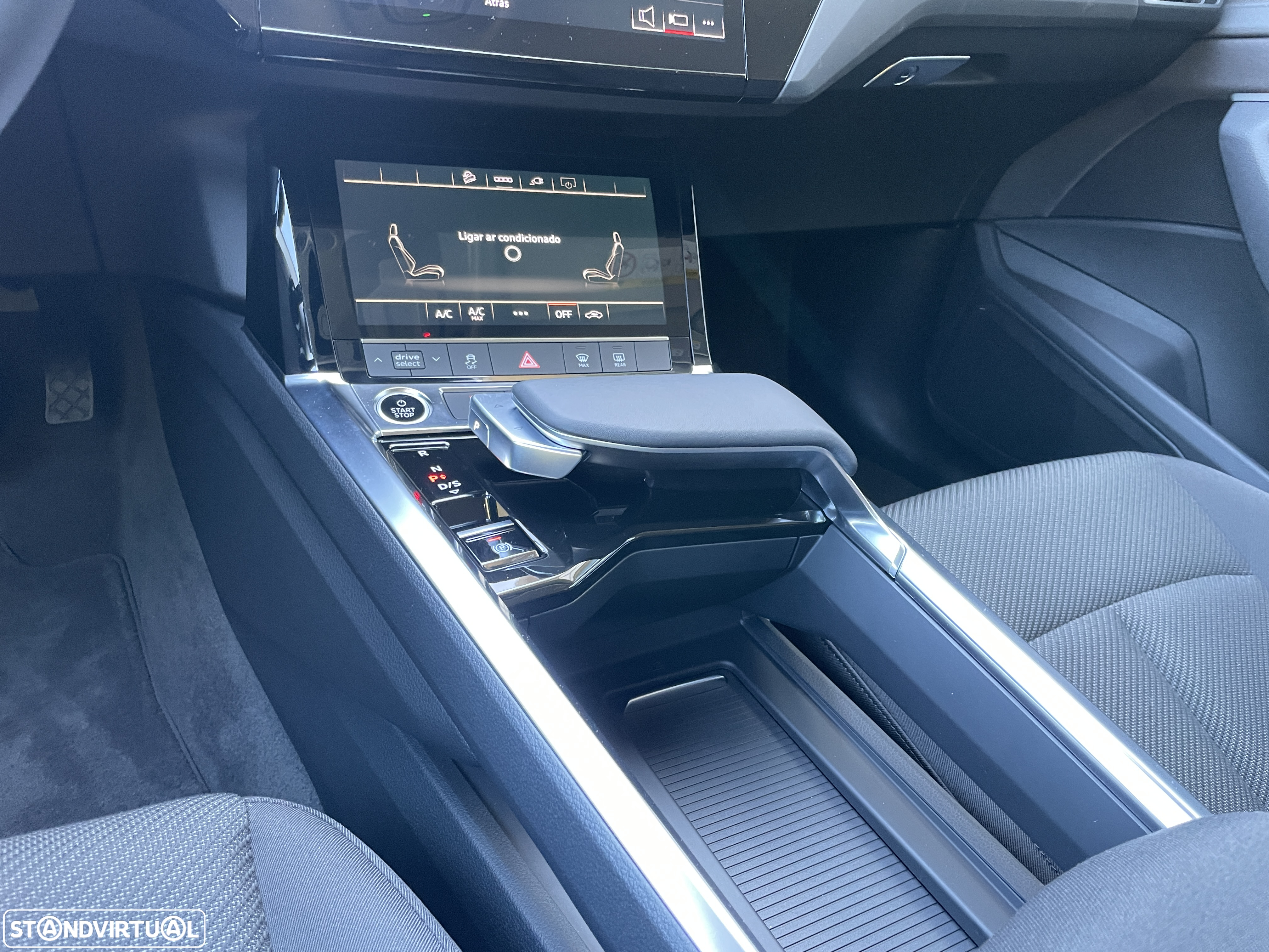 Audi Q8 e-Tron 55 quattro Advanced - 27