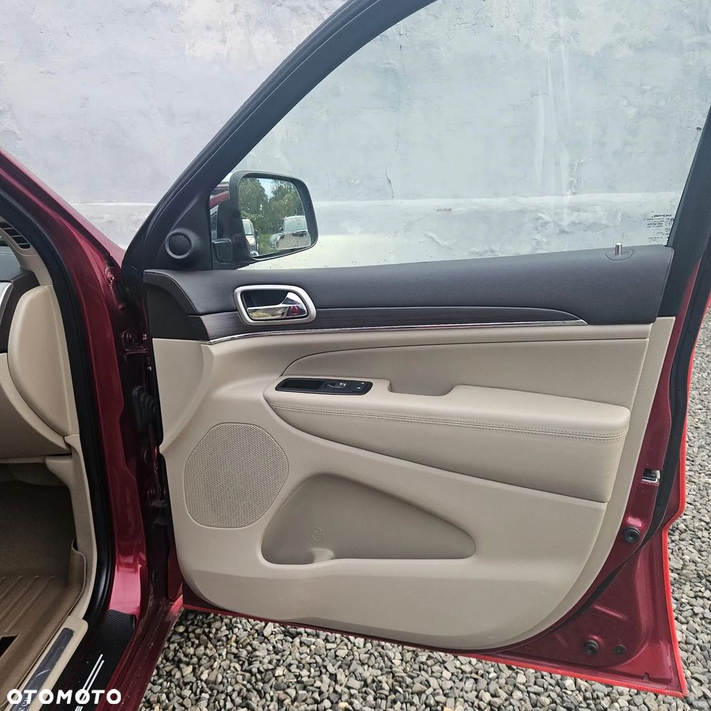 Jeep Grand Cherokee - 11