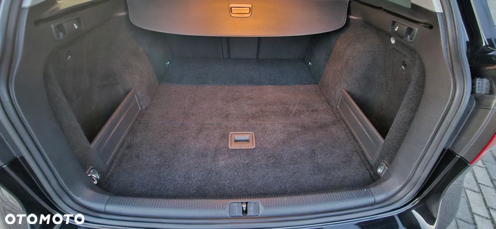 Volkswagen Passat - 13