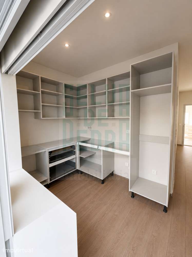 T2 Remodelado com Garagem Box em Valbom | A 10 Min do Porto - Grande imagem: 5/21