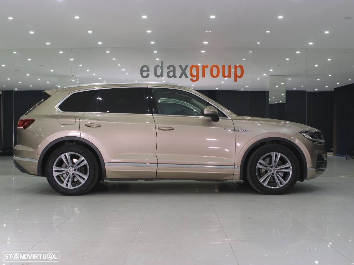 VW Touareg 3.0 TDI V6 Elegance Plus - 2
