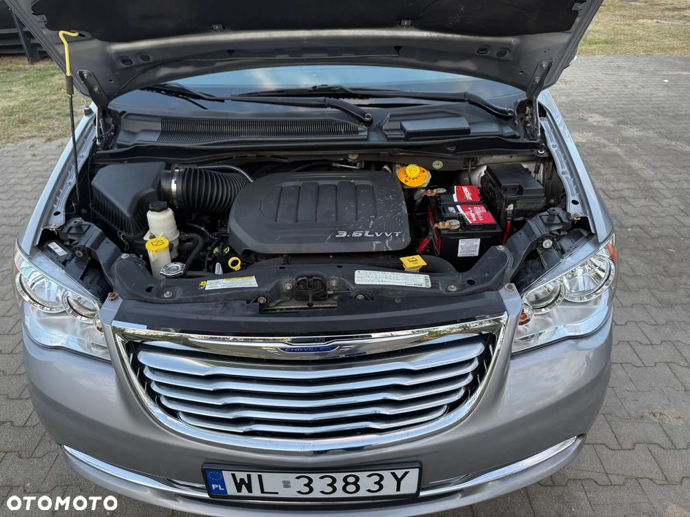 Chrysler Town & Country 3.6 Touring - 18