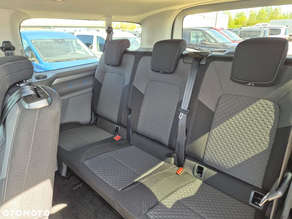 Volkswagen CARAVELLE - 12