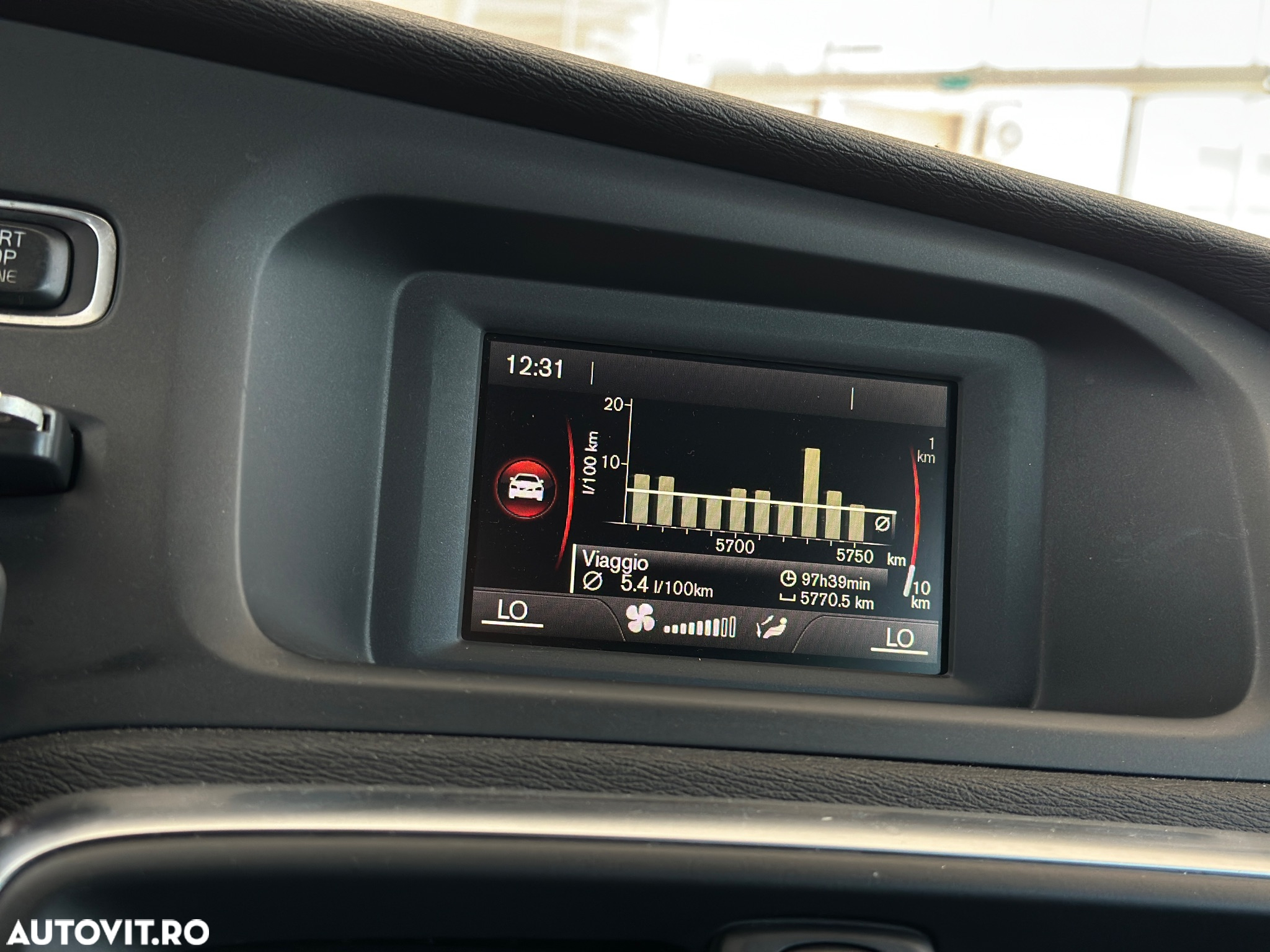 Volvo V40 D2 R-Design - 23
