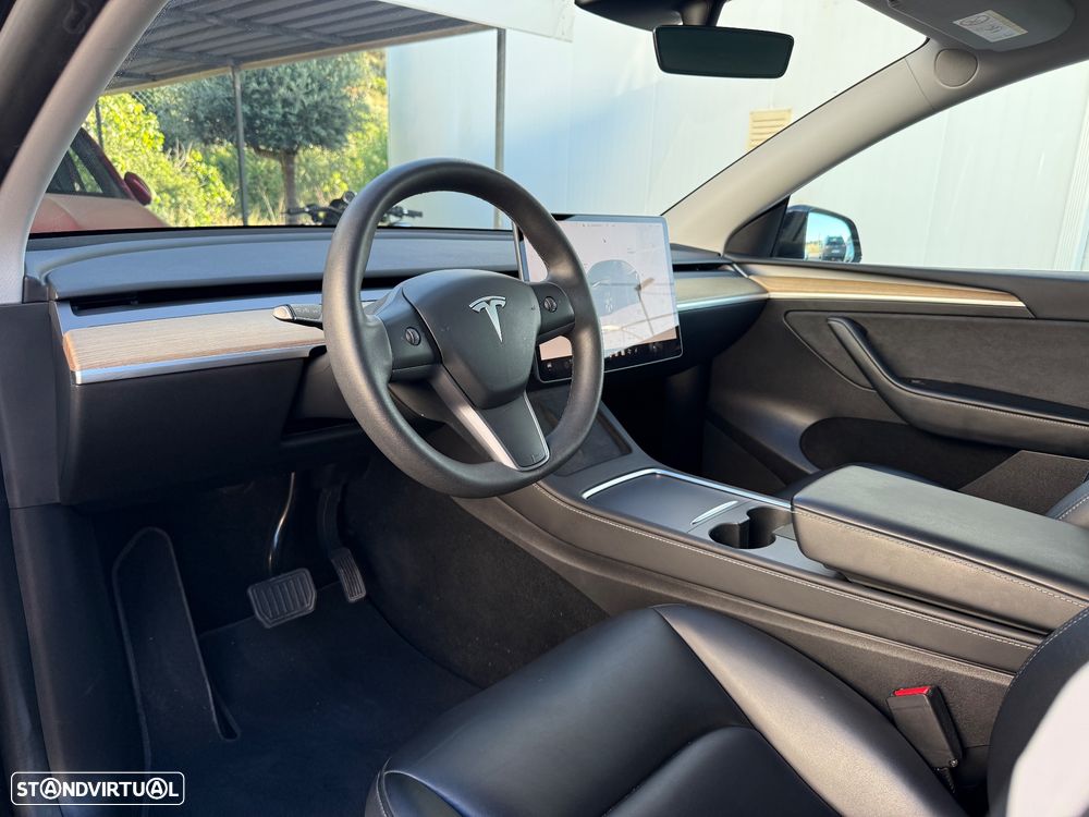 Tesla Model Y RWD - 16