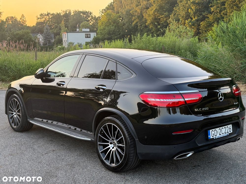 Mercedes-Benz GLC 250 4Matic 9G-TRONIC AMG Line - 20