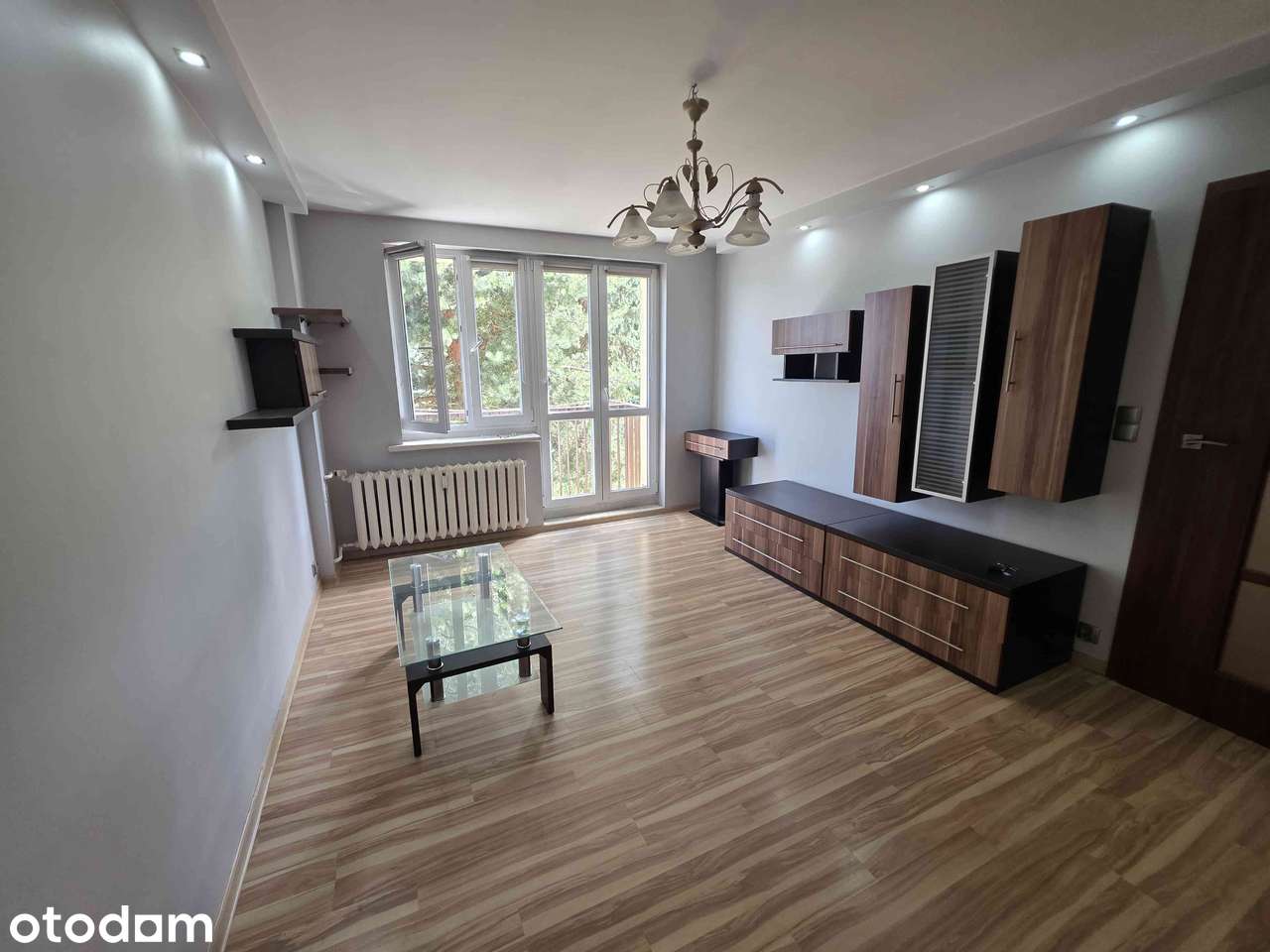 3 osobne pokoje, 1 piętro, Szarych Szeregów, balkon, częściowo umebl.