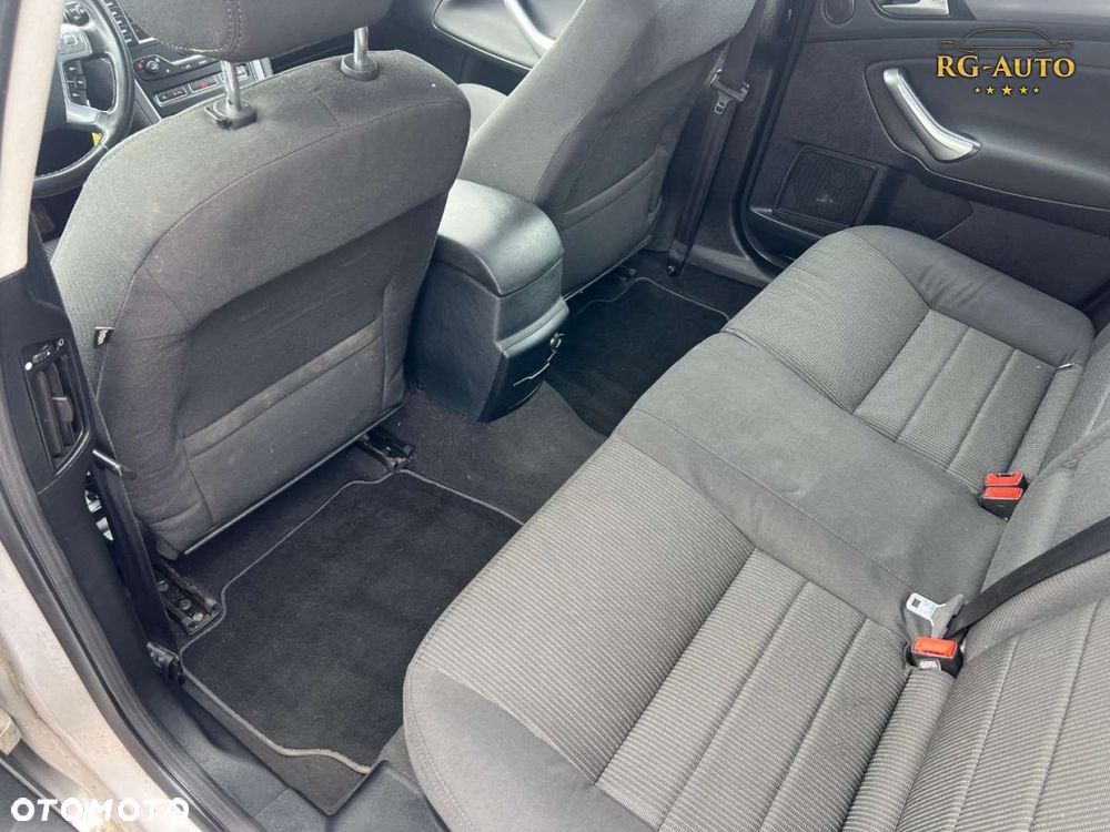 Ford Mondeo - 29