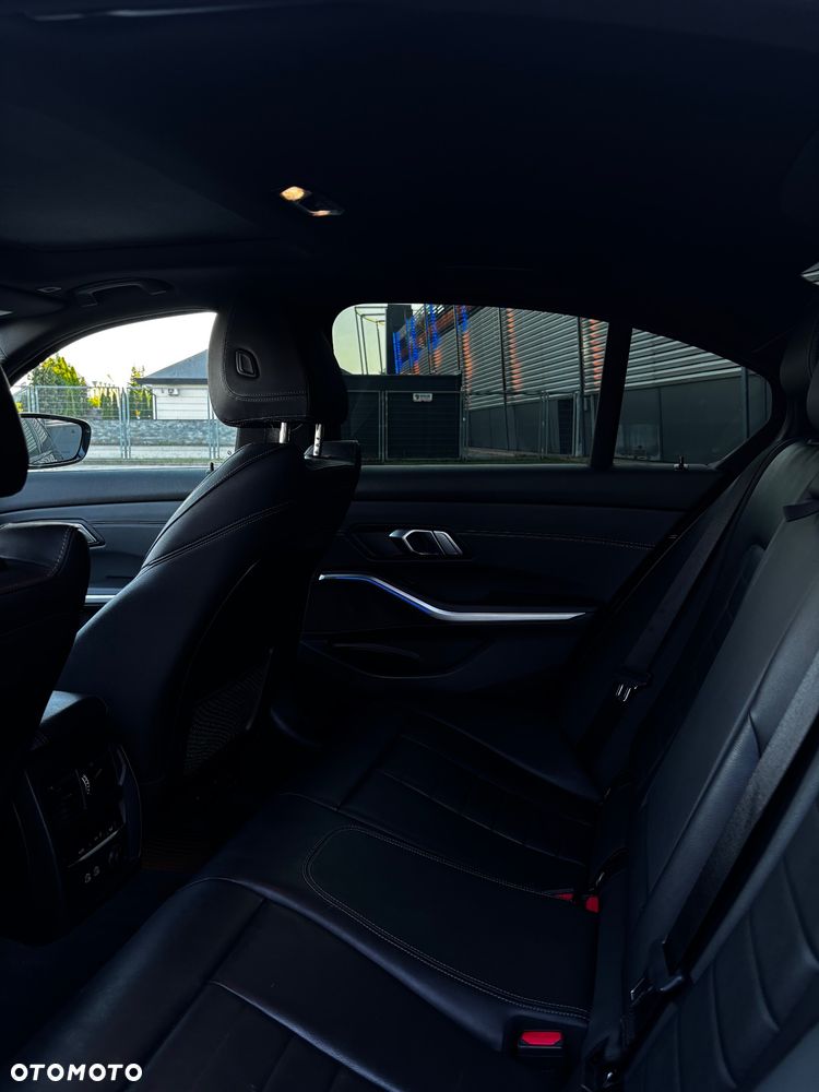 BMW Seria 3 330i xDrive M Sport sport - 10