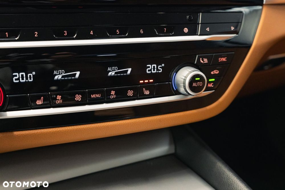BMW Seria 5 - 25