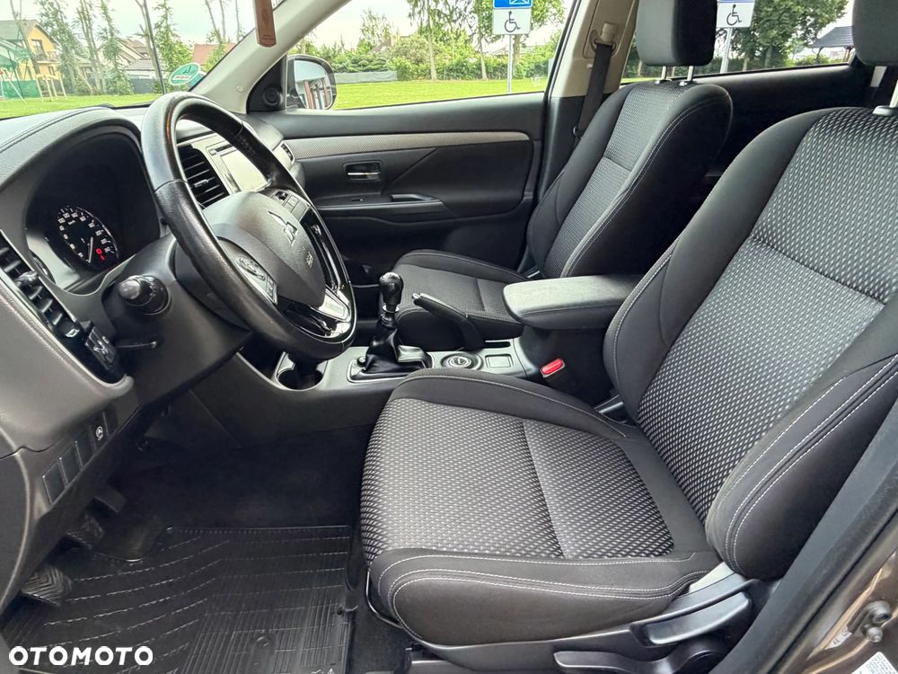 Mitsubishi Outlander 2.2 DI-D 4WD Invite - 11