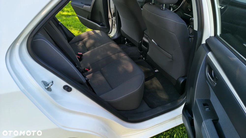 Toyota Corolla 1.4 D-4D Comfort - 14