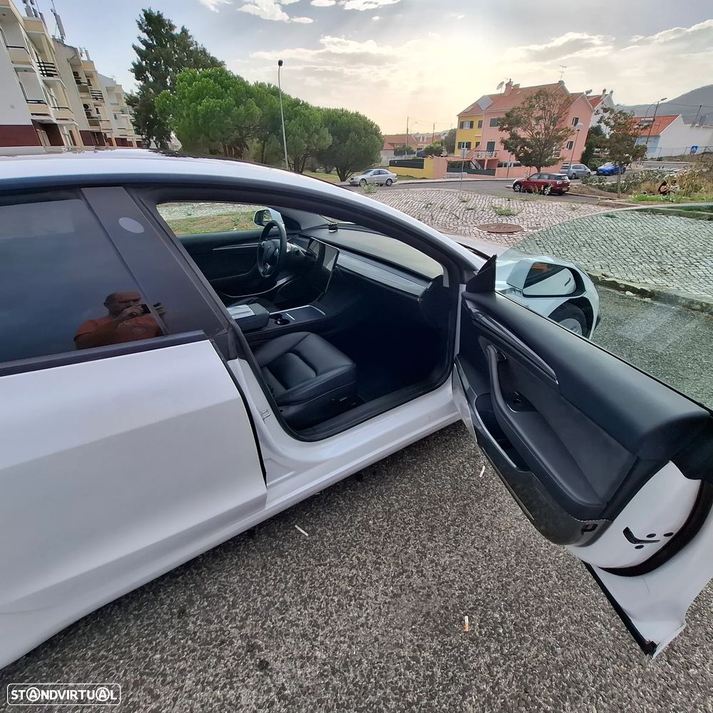 Tesla Model 3 - 9