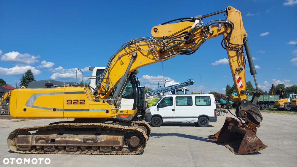 Liebherr R922 - 8