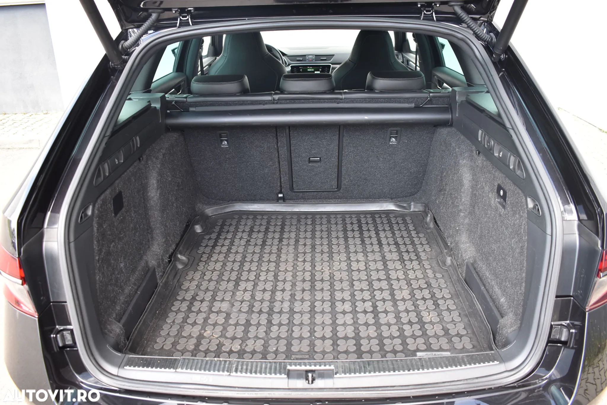 Skoda Superb 2.0 TDI 4X4 DSG Sportline - 27